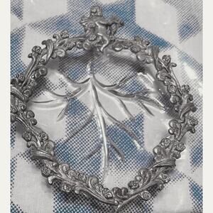 Set of 2 Vintage Ornate Clear Glass Soap Dish with Angel and Leaves